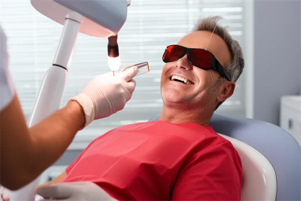 江西新视界眼科医院好吗？全景呈现医院背景、口碑反馈、正规性认证、详细地址、医生团队介绍、办公时间