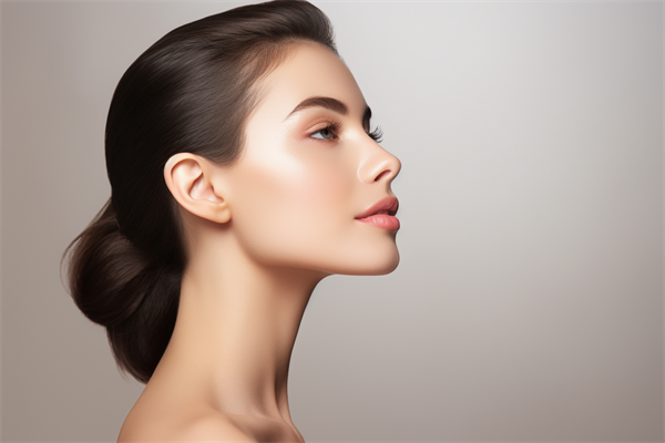 广州柏美医学美容医院现推出私人定制项目，原价8888元起，现优惠价仅需6888元起，优异机会，快来感受美丽的蜕变之旅！