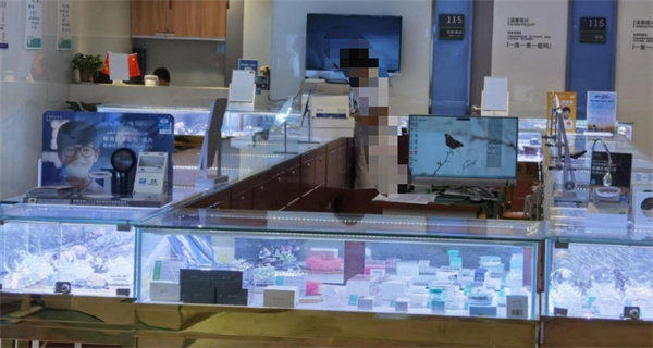 西安爱尔眼科医院李秀婷保护患者术后修复