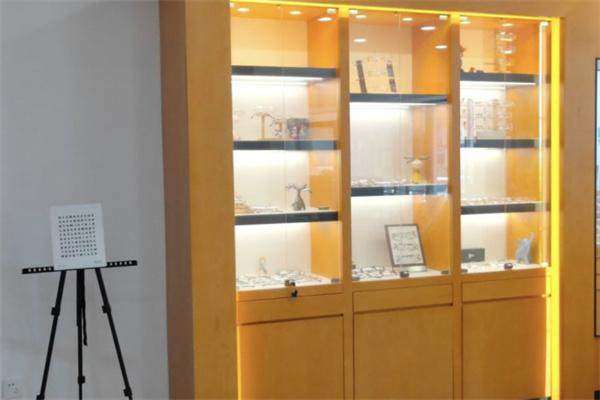 大连何氏眼科医院（普兰院）特色项目及技术优势