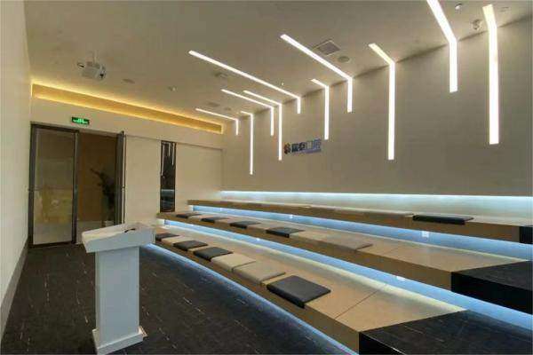 上海瑞泰佳盛口腔门诊部会议室