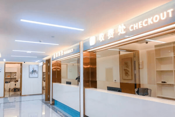 北京华德眼科医院张蕾简介全知道：视网膜疾病诊治专家风采