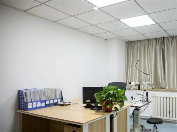 乌鲁木齐普瑞眼科医院陆宏好预约吗？了解医生并掌握预约技巧