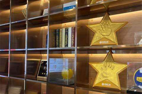 想了解成都新桥口腔医院（衣冠庙店）马燕口碑评价怎么样？种牙效果实例说话