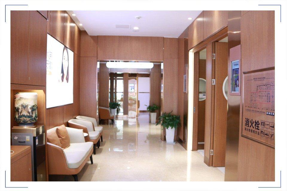 成都新桥口腔医院（衣冠庙店）周骥案例效果展示：数千例种植手术的成功见证