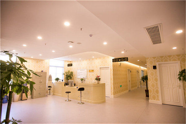 铜陵晶美医疗美容门诊部李素心医生简介：十年塑美，花蜜私雕共创者