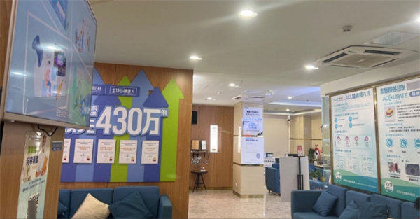 贵港爱尔眼科医院唐健青的技术好不好？援外名医近万例手术实力彰显！