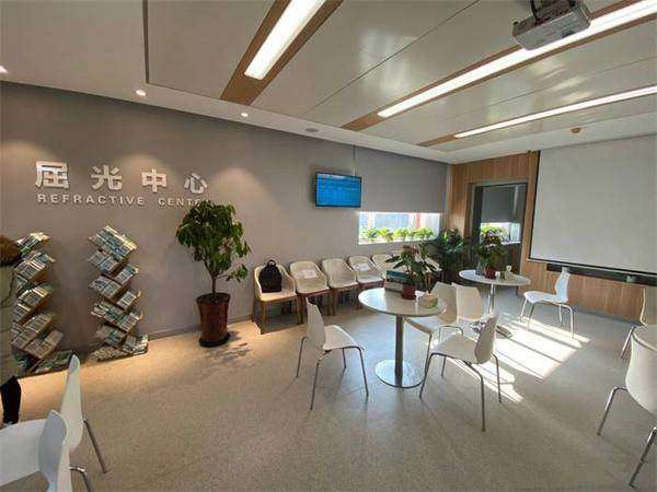 北京华德眼科医院胡金婷好预约吗？含挂号攻略及官方联系电话详情
